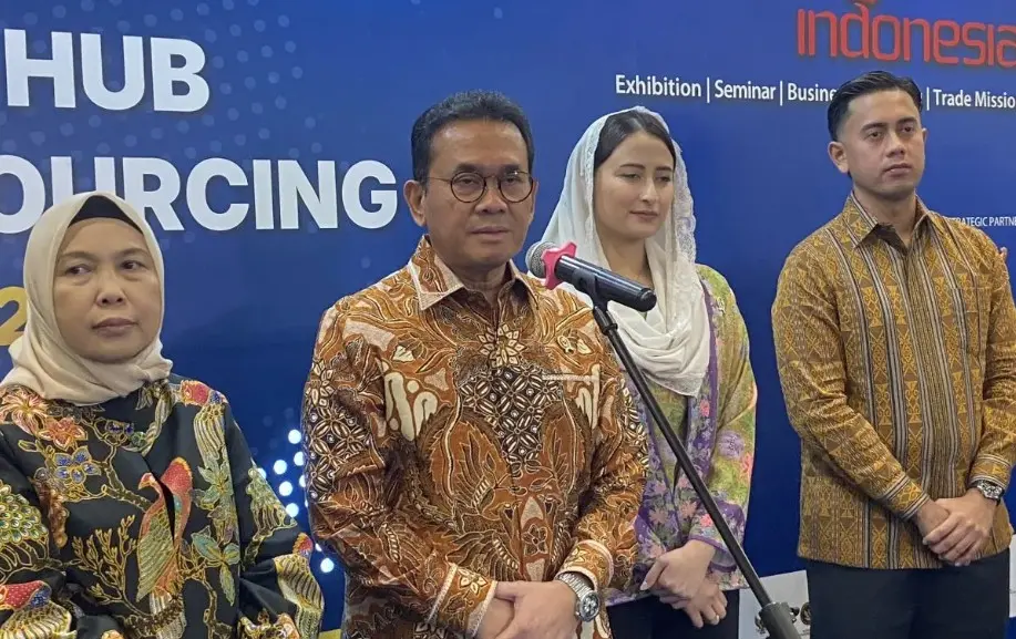 Menkop Kaji Ulang Perpres 112/2007 dan Paket 2015